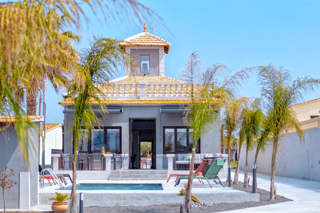 La Casa Gris Boutique Home