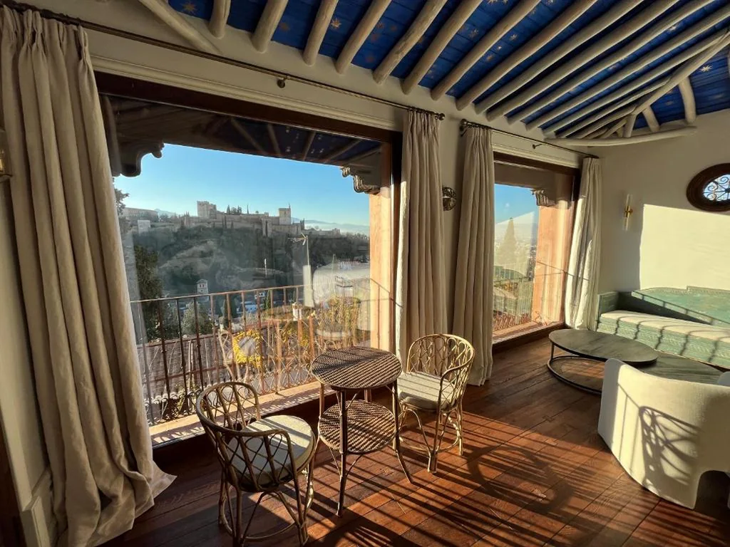 Habitación Doble Deluxe con bañera — La Casa JuanRanas