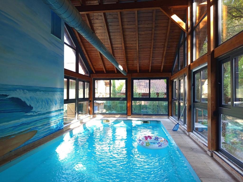 La Casa Malvarrosa- piscina climatizada
