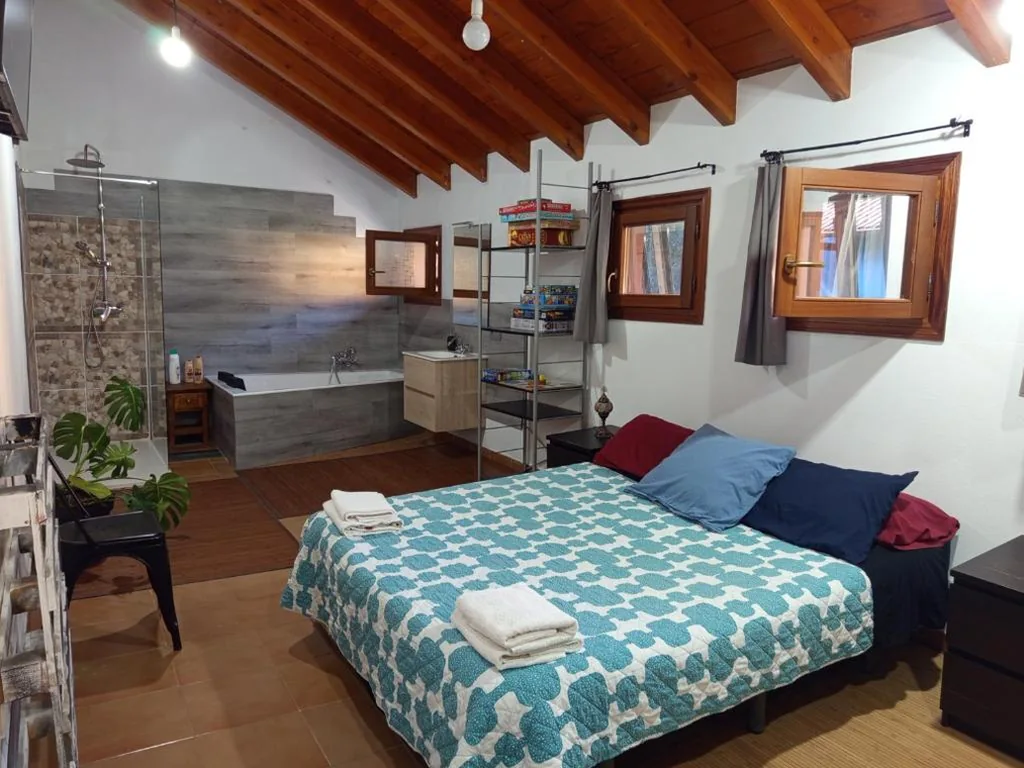 La Casa Malvarrosa- piscina climatizada