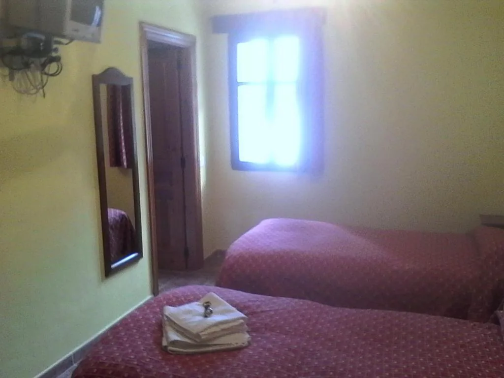 Doppelzimmer mit 2 Betten — La Casa Vieja en Valdeón