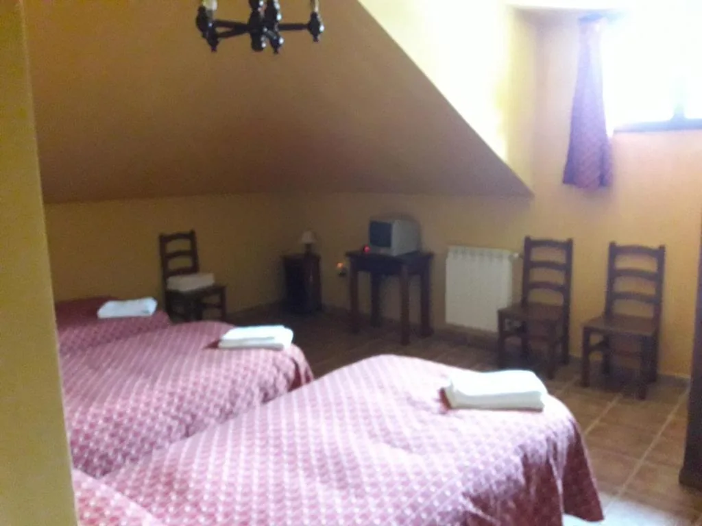 Dreibettzimmer — La Casa Vieja en Valdeón