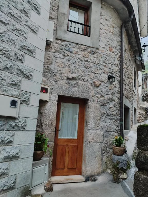 一卧室度假屋 — La casina de Tielve de Cabrales dentro del Parque Nacional Picos de Europa