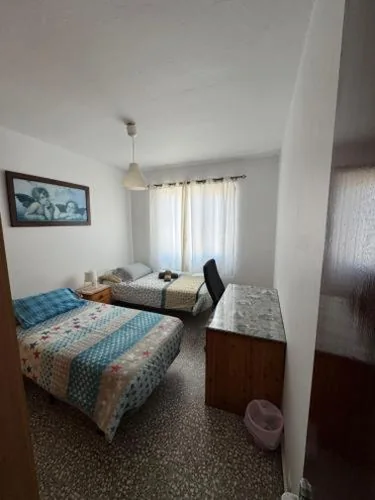 Habitación Individual Estándar con baño compartido — La casita de Bécquer Habitaciones compartidas