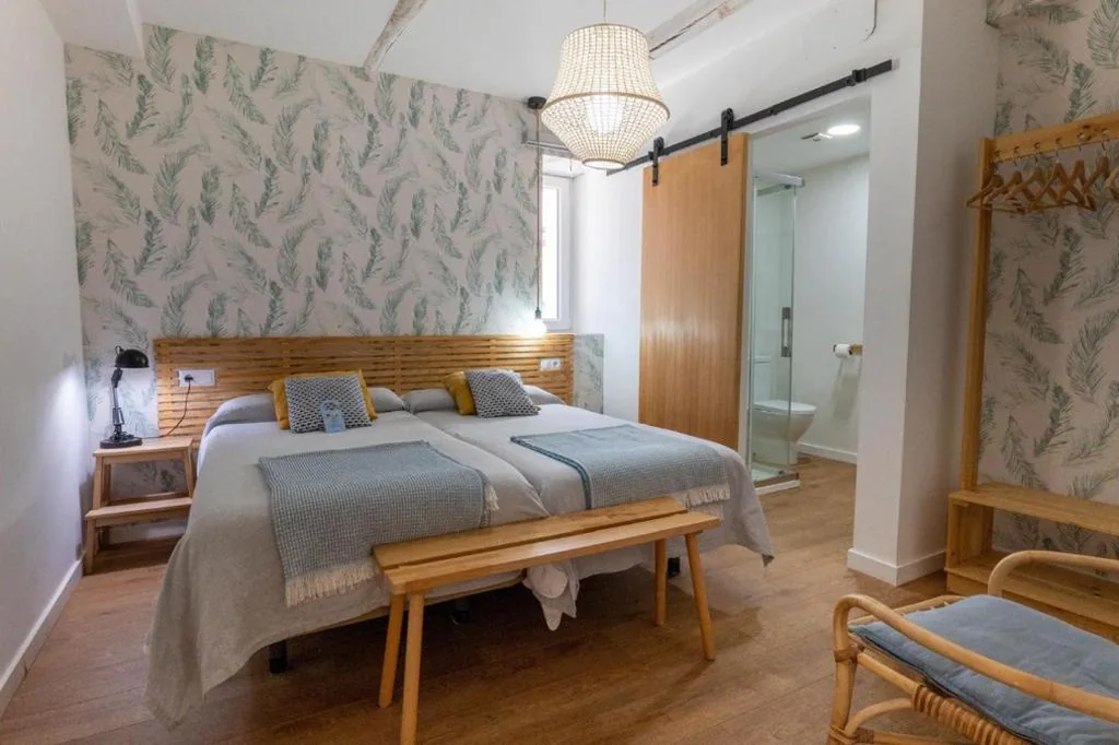 Tweepersoonskamer met eigen badkamer - 2 bedden — La Casita de Melón