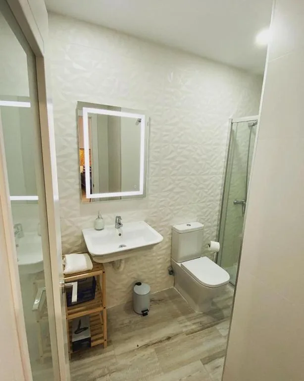 Doppelzimmer mit eigenem Bad – 2 Betten — La Casita M&S