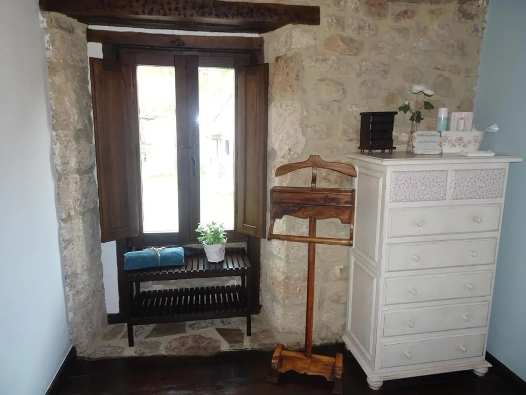Double Room with Private Bathroom — LA CASONA DE ESCALADA