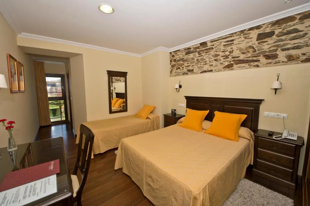 Dreibettzimmer — La Casona de Lazúrtegui