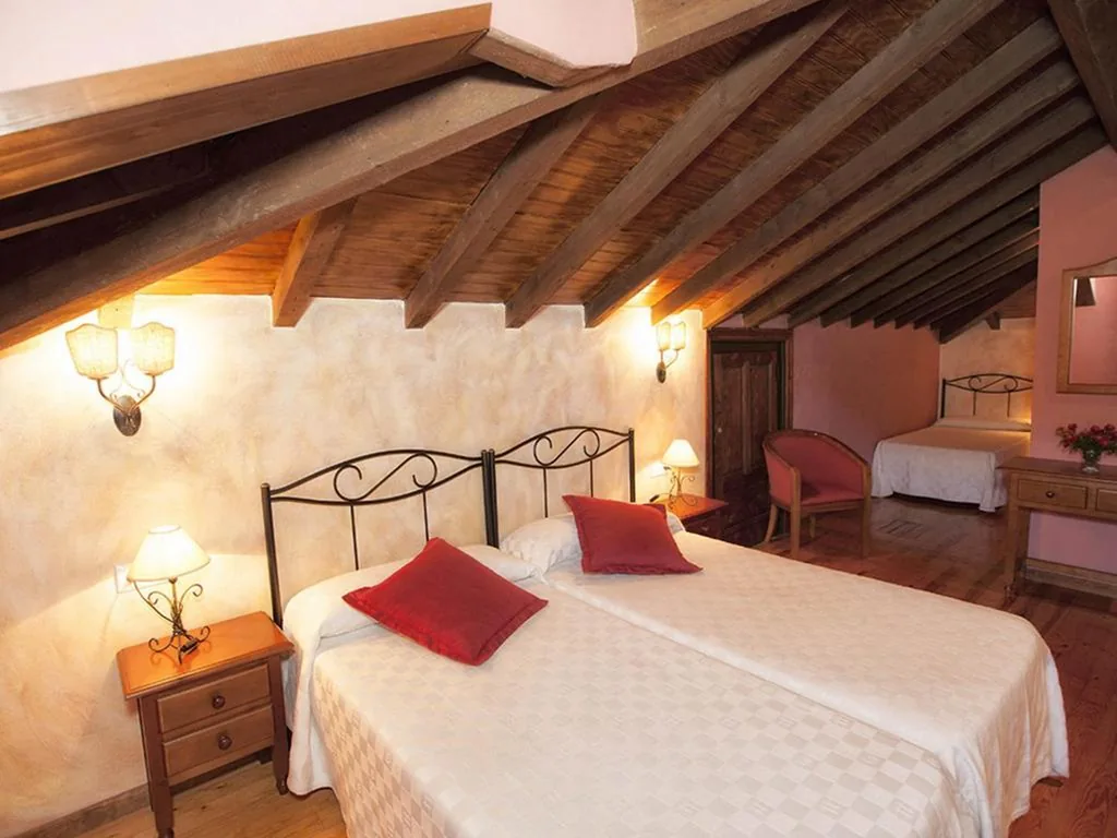 Standard-Dreibettzimmer — La Casona de Sobrepiedra