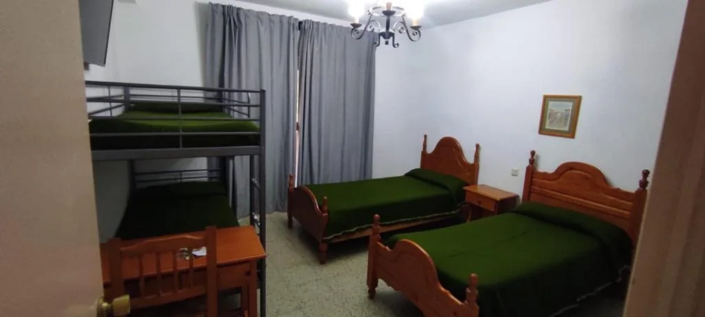 Camera Quadrupla — La Casona del Pinar Albergue
