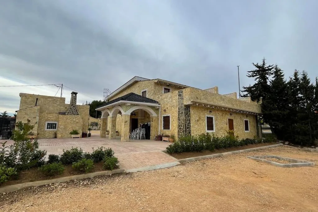 Villa — LA CASONA