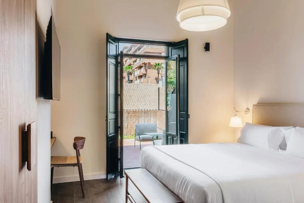 Camera matrimoniale con terrazza — La Chipirona Boutique Rooms