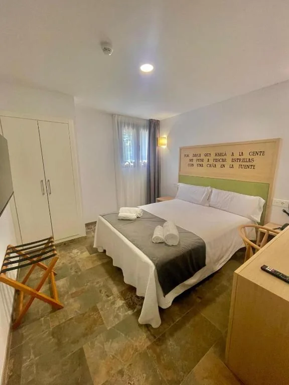 Habitación Doble Estándar con vistas a la montaña - 2 camas — La Cilla, Hospedería Casa Molino