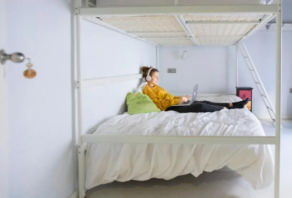 Vierbettzimmer mit Doppelstockbett und Gemeinschaftsbad — La Cocotera Boutique Hostel & Coworking