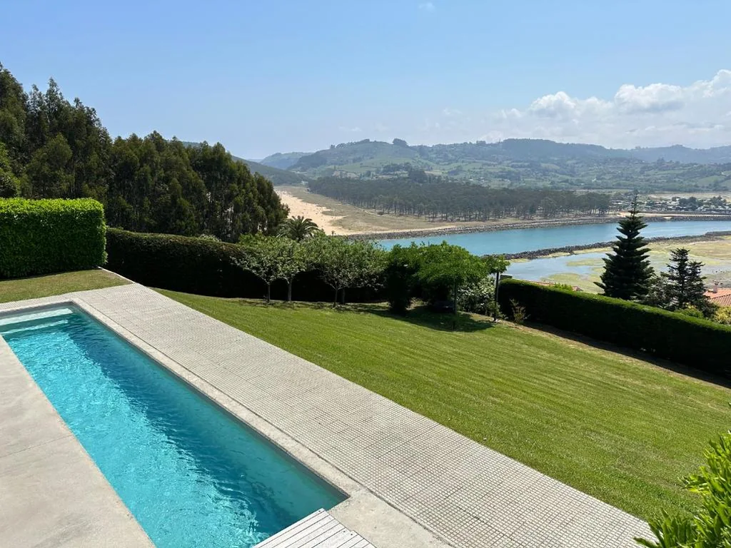 Villa — LA CODORNIZ