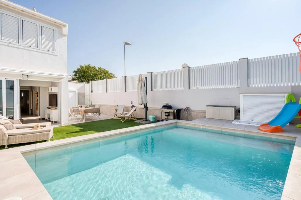 専用プール付きヴィラ — La Dolce Vita - Villa familiar con piscina privada
