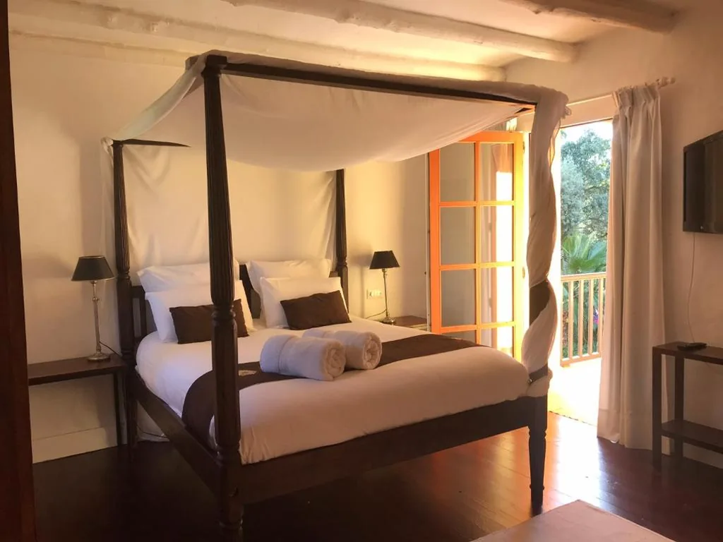 Habitación Doble con baño privado externo — La Dulcinea