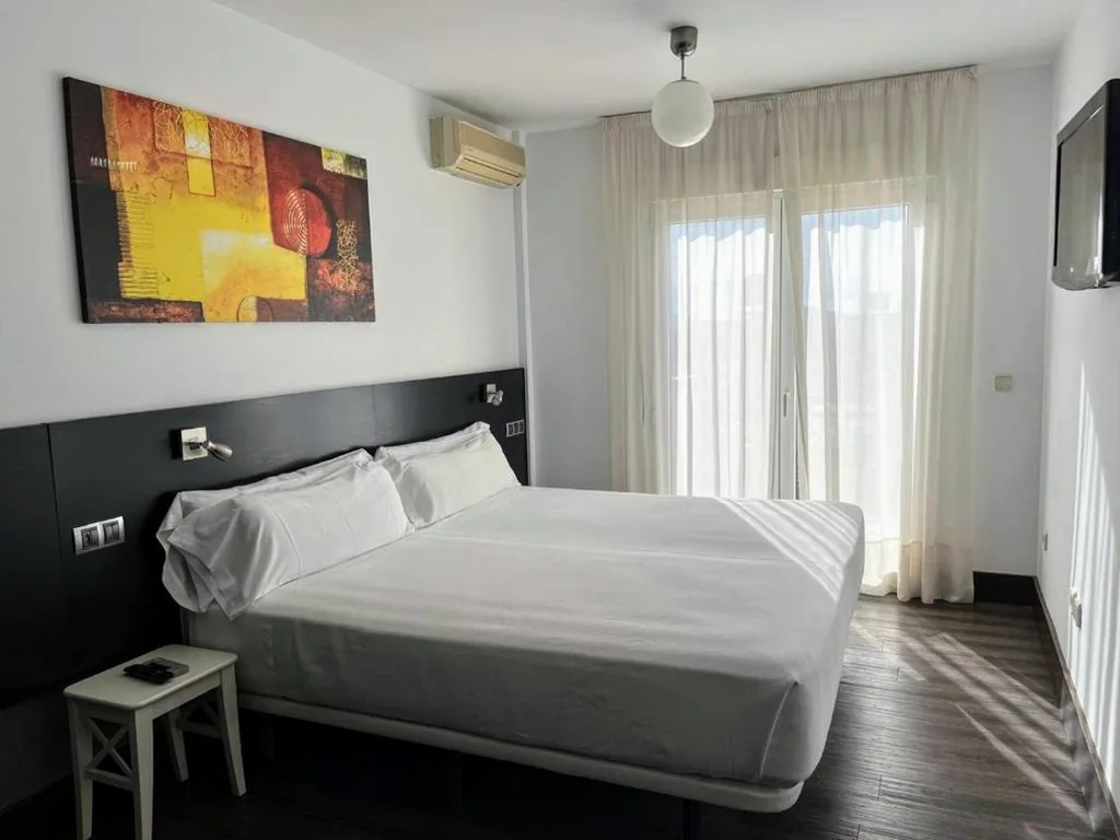 Appartamento con 1 camera da letto, letto matrimoniale e balcone — La Ermita