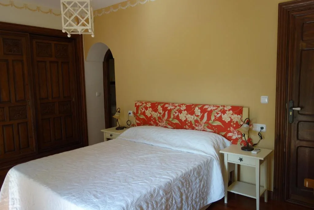 Habitación Doble con vistas a la montaña — La Escondida Ronda, B&B