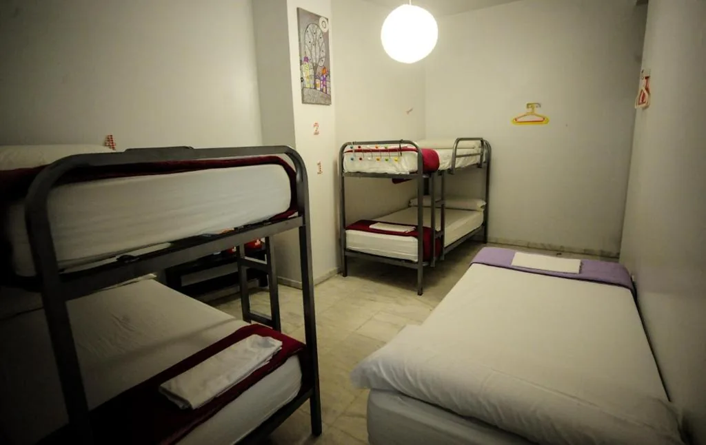 Posto letto in dormitorio misto condiviso da 5 posti — La Flamenka Hostel