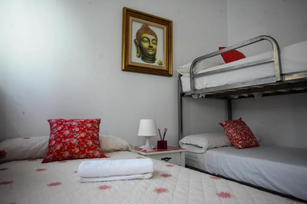 Camera tripla — La Flamenka Hostel