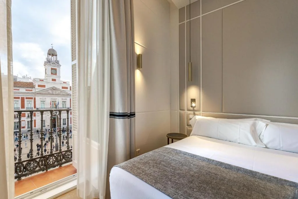 Habitación Doble Deluxe con balcón — La Fonda de los Príncipes