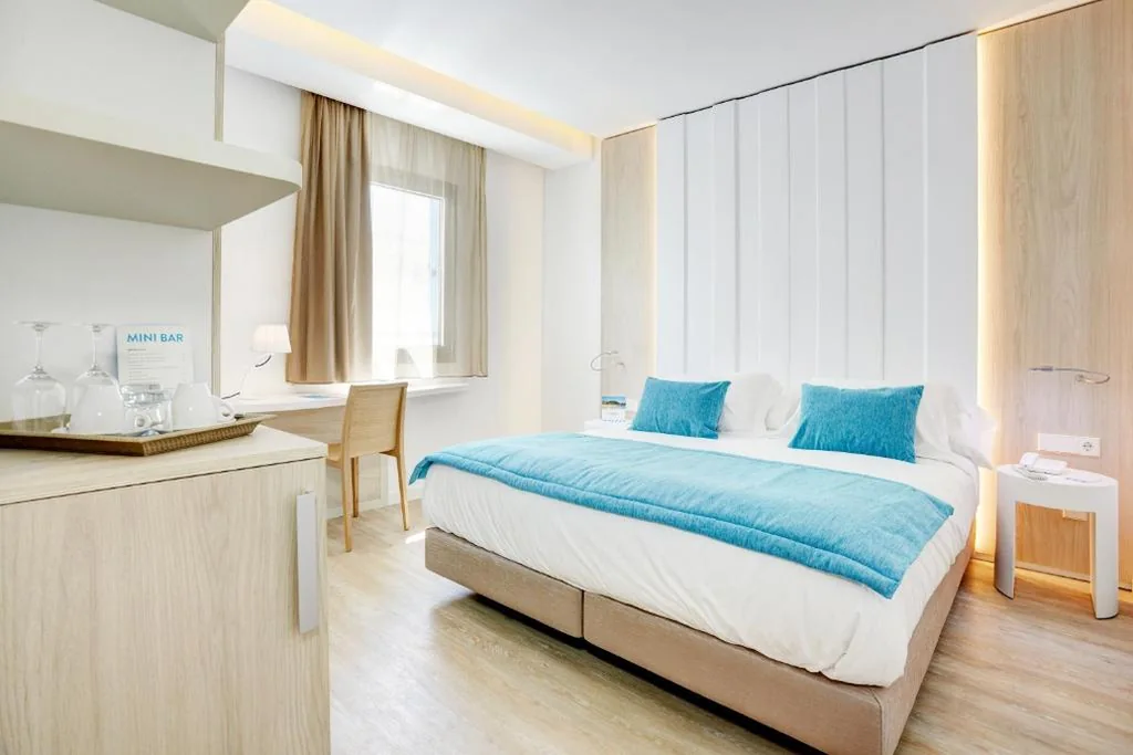 Standard Zimmer mit teilweisem Meerblick — La Goleta Hotel de Mar - Adults Only