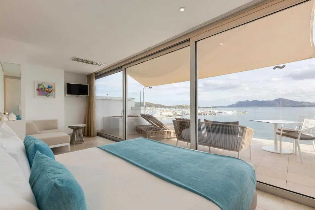 Junior Suite mit Terrasse und direktem Meerblick — La Goleta Hotel de Mar - Adults Only