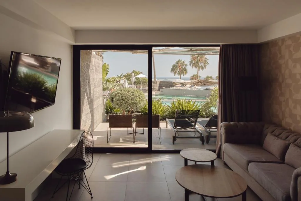 Suite Júnior com vista para a piscina (2 pessoas) — La Isla y el Mar, Hotel Boutique