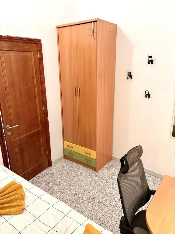 Quarto Individual — La Isleta Coliving
