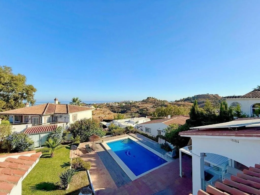 La Jara Andaluza - Villa con Piscina - Benalmádena