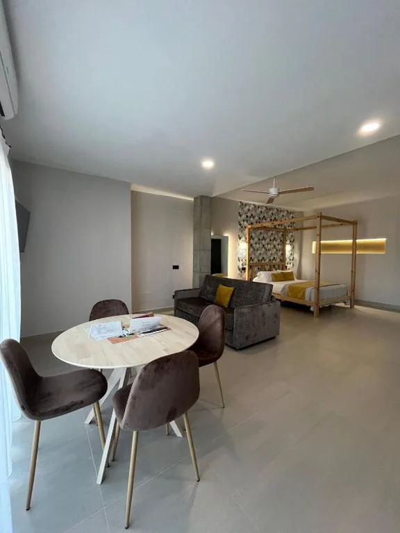 带露台的单间公寓 — La LIPA Suites