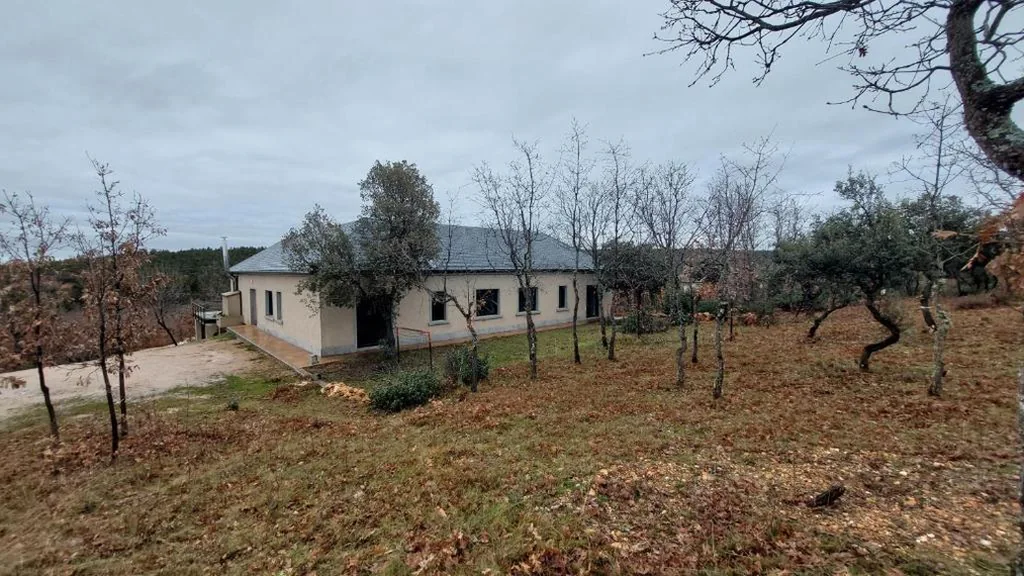 La Lumbre: encanto con piscina todo el año