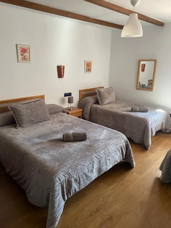 Triple Room with Bathroom — La magnolia
