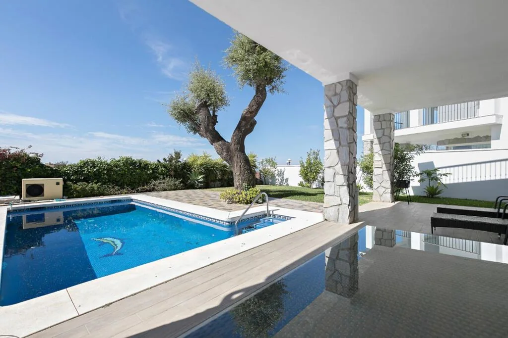 Villa — La Mairena VILLA