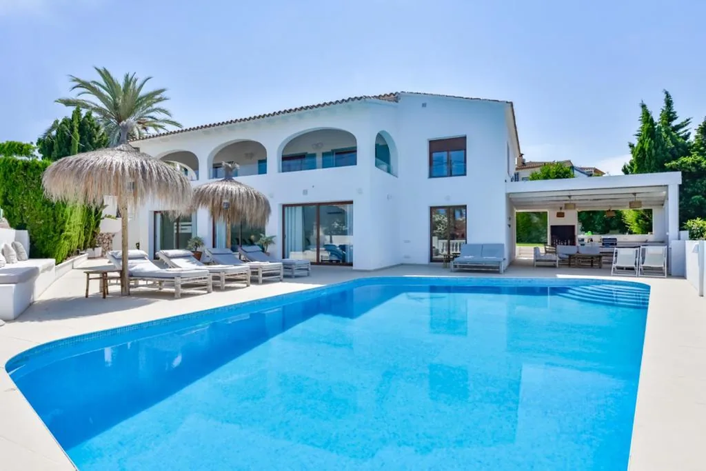 Villa con piscina privada — La Mar - By Almarina Villas
