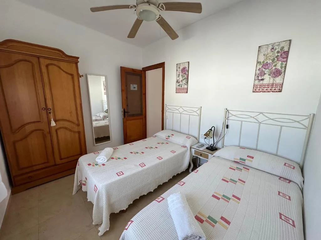 Habitación Doble (1 adulto + 1 niño) — La Marquesa - CA L'ONA