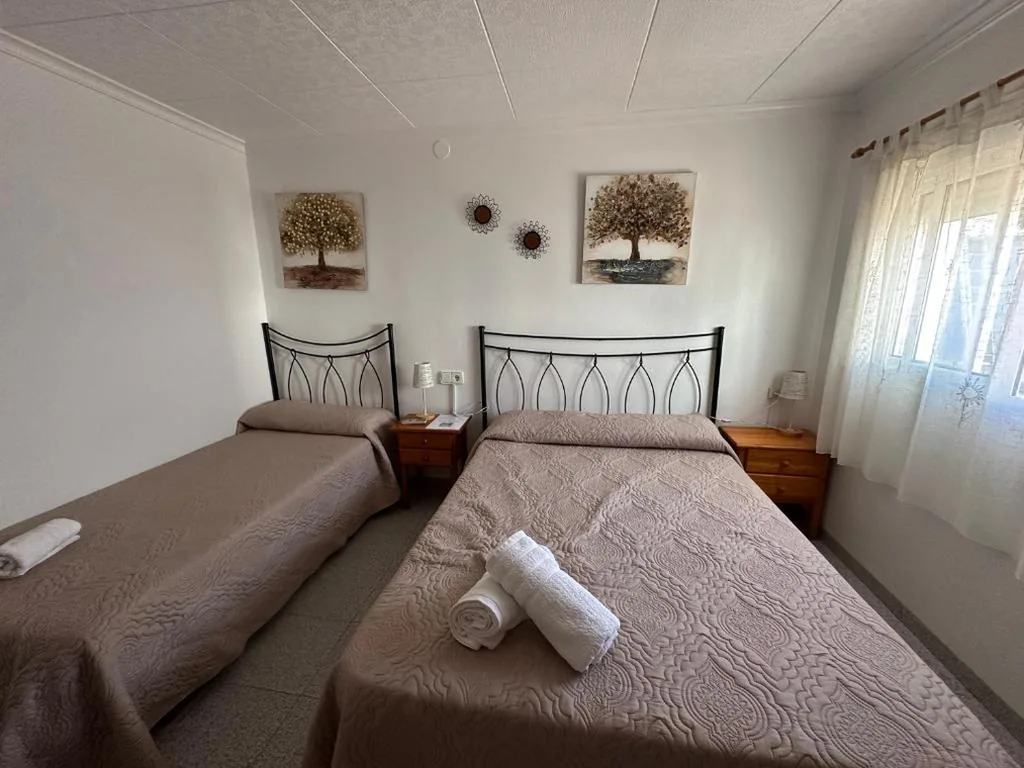 Habitación Triple — La Marquesa - CA L'ONA