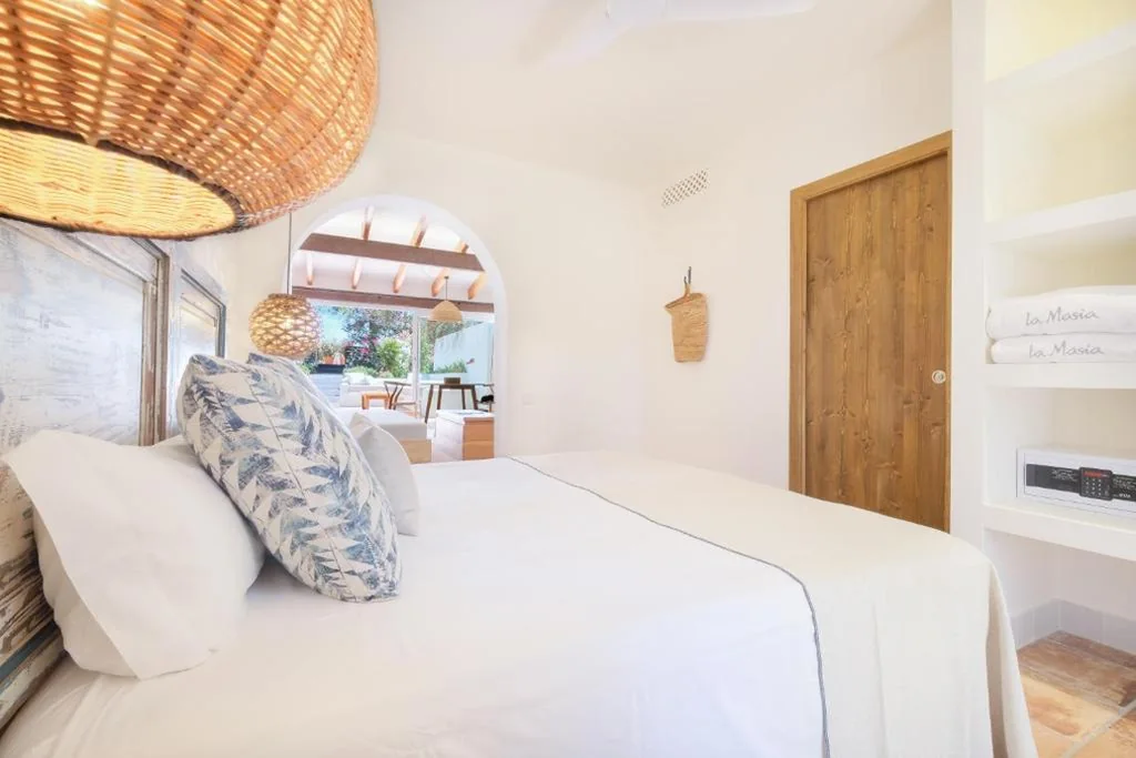 Suite Junior con jardín — La Masía de Formentera