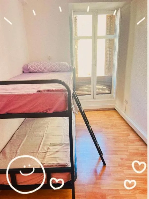 Beliche em quarto partilhado misto — La Merced Centro Rooms