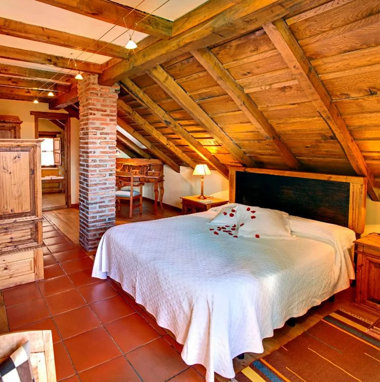Habitación Doble Superior — La Montaña Mágica Hotel Rural