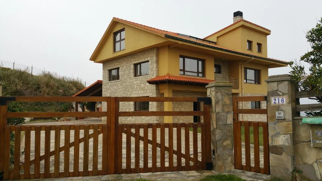 Moradia — La Ola de Cantabria