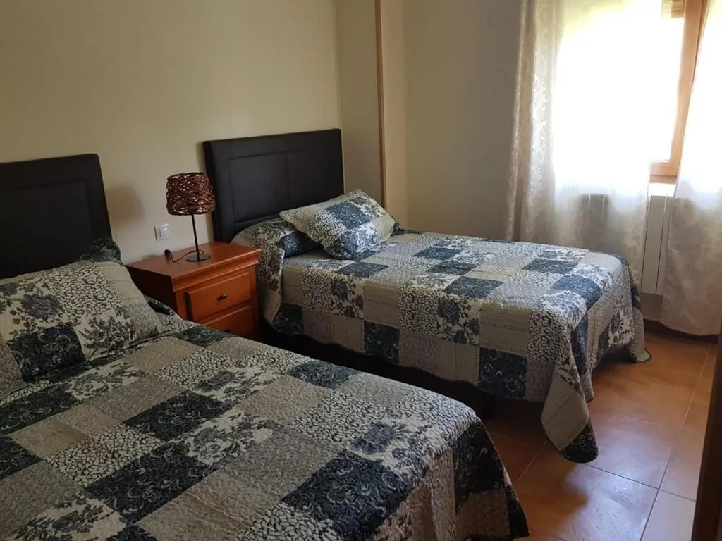 Camera doppia con bagno privato - 2 letti — La Oliva