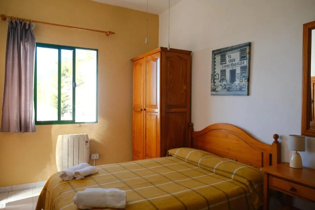 Monolocale con terrazza — La Palma Hostel by Pension Central
