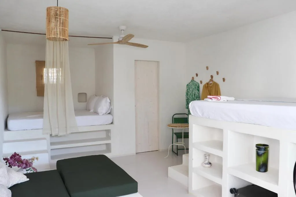 Camera familiare con vista sul giardino — La Pandilla Ibiza