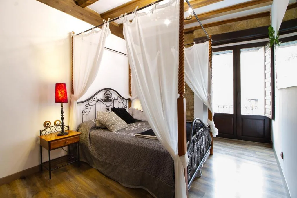 Tweepersoonskamer met 2 balkons — La Pata de Oca Hostal Rural y Albergue
