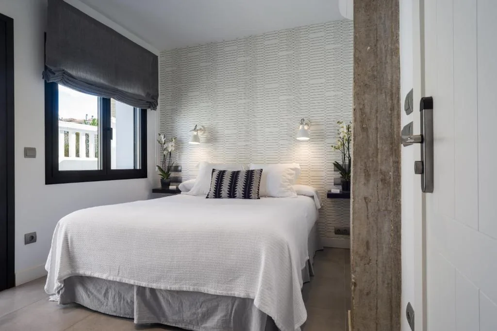 Double Room with Private Bathroom — La Playa
