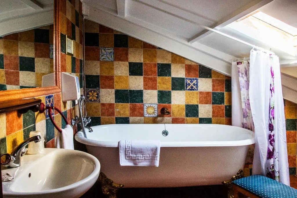 Habitación Doble con bañera — La Posada De La Magistral