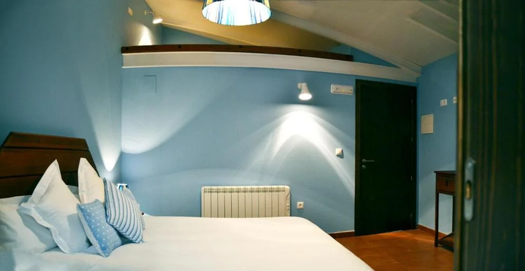 Habitación Doble Confort con balcón — La Posada de Quijada