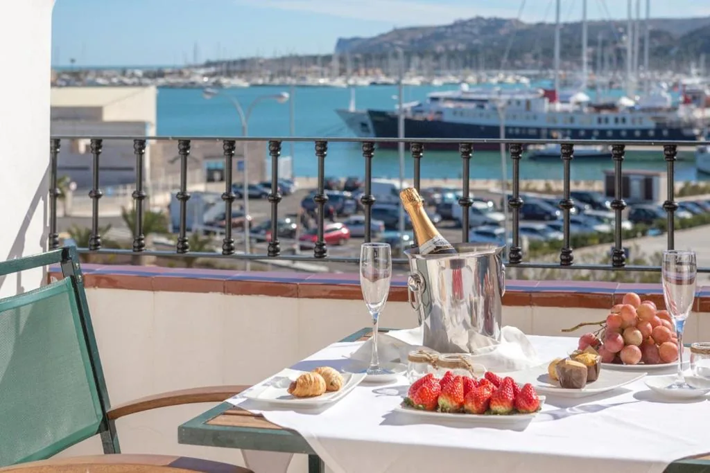 Suite Junior Deluxe con terrazza — La Posada del Mar